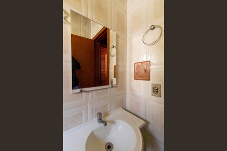 Casa à venda com 271m², 3 quartos e 4 vagasBANHEIRO SOCIAL
