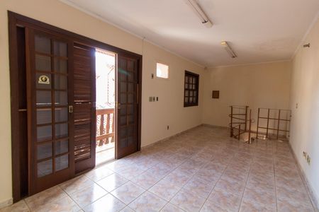 Casa à venda com 271m², 3 quartos e 4 vagasSALA EDÍCULA FUNDOS