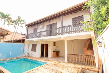 Casa à venda com 271m², 3 quartos e 4 vagasÁREA EXTERNA EDÍCULA