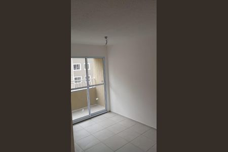 Sala de apartamento para alugar com 2 quartos, 42m² em Del Castilho, Rio de Janeiro