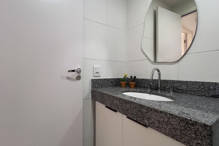 Banheiro de apartamento para alugar com 1 quarto, 43m² em Vila Rosalia, Guarulhos