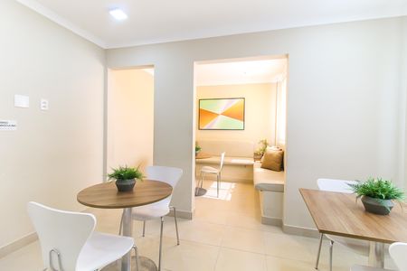 Apartamento para alugar com 41m², 2 quartos e sem vaga Apartamento para alugar com 41m², 2 quartos e sem vagaÁrea comum - Salão de festas