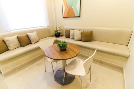 Apartamento para alugar com 41m², 2 quartos e sem vaga Apartamento para alugar com 41m², 2 quartos e sem vagaÁrea comum - Salão de festas