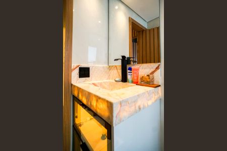Apartamento à venda com 106m², 2 quartos e 2 vagas Apartamento à venda com 106m², 2 quartos e 2 vagasBanheiro social