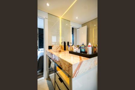 Apartamento à venda com 106m², 2 quartos e 2 vagas Apartamento à venda com 106m², 2 quartos e 2 vagasBanheiro da suíte
