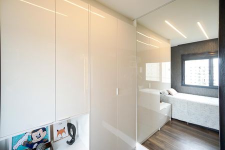 Apartamento à venda com 106m², 2 quartos e 2 vagas Apartamento à venda com 106m², 2 quartos e 2 vagasQuarto