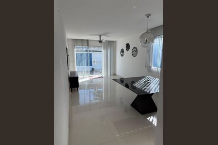 Casa de Condomínio para alugar com 3 quartos, 120m² em Ilha de Guaratiba, Rio de Janeiro