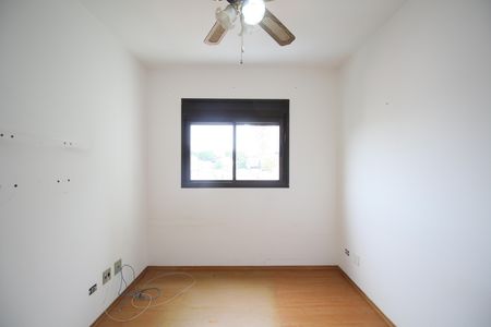 Apartamento à venda com 130m², 5 quartos e 3 vagasQuarto 2