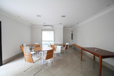 Apartamento à venda com 130m², 5 quartos e 3 vagasÁrea comum - Salão de festas