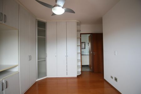 Apartamento à venda com 130m², 5 quartos e 3 vagasSuíte 1