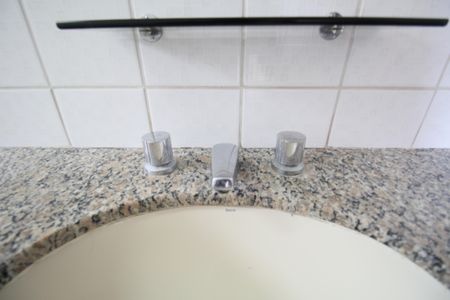 Apartamento à venda com 130m², 5 quartos e 3 vagasBanheiro da Suíte 1 - Torneira