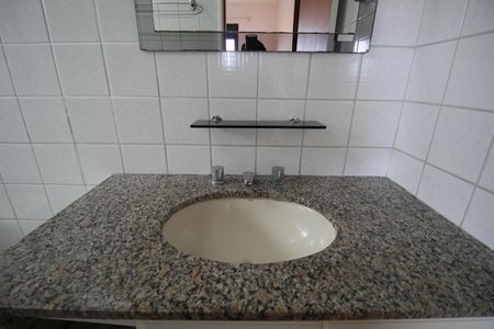 Apartamento à venda com 130m², 5 quartos e 3 vagasBanheiro da Suíte 1