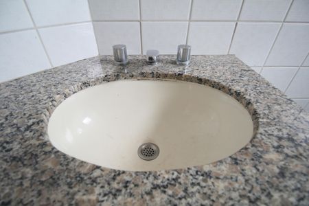 Apartamento à venda com 130m², 5 quartos e 3 vagasBanheiro Social - Torneira