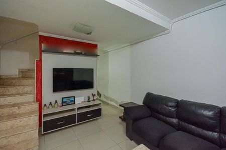 Casa à venda com 140m², 4 quartos e 2 vagas Casa à venda com 140m², 4 quartos e 2 vagasSala