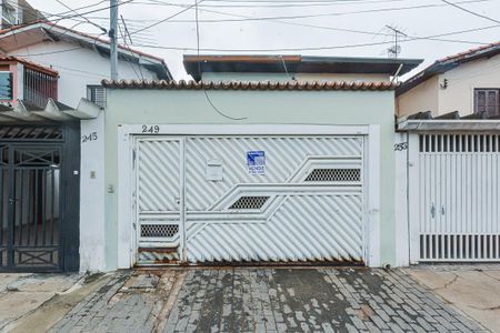 Casa à venda com 140m², 4 quartos e 2 vagas Casa à venda com 140m², 4 quartos e 2 vagasFachada