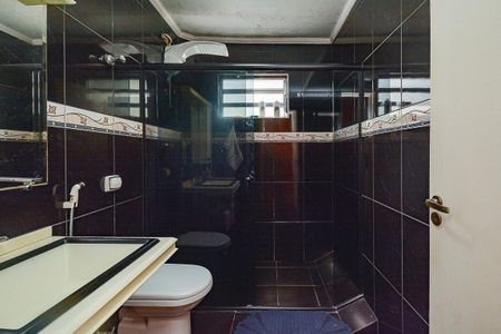 Casa à venda com 140m², 4 quartos e 2 vagas Casa à venda com 140m², 4 quartos e 2 vagasBanheiro