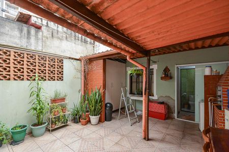 Casa à venda com 140m², 4 quartos e 2 vagas Casa à venda com 140m², 4 quartos e 2 vagasQuintal