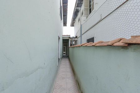 Casa à venda com 140m², 4 quartos e 2 vagas Casa à venda com 140m², 4 quartos e 2 vagasCorredor