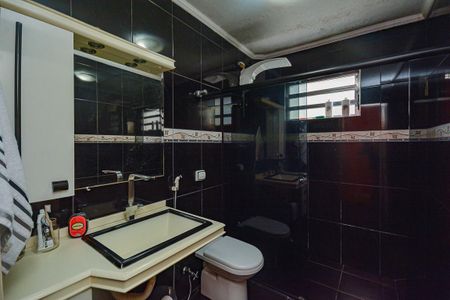 Casa à venda com 140m², 4 quartos e 2 vagas Casa à venda com 140m², 4 quartos e 2 vagasBanheiro