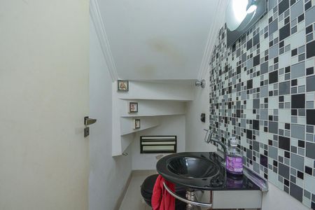 Casa à venda com 140m², 4 quartos e 2 vagas Casa à venda com 140m², 4 quartos e 2 vagasLavabo