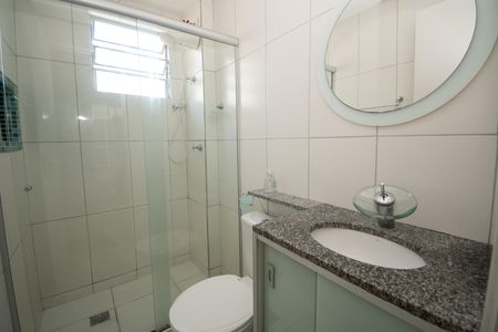 Apartamento à venda com 47m², 2 quartos e 1 vaga Apartamento à venda com 47m², 2 quartos e 1 vagaBanheiro
