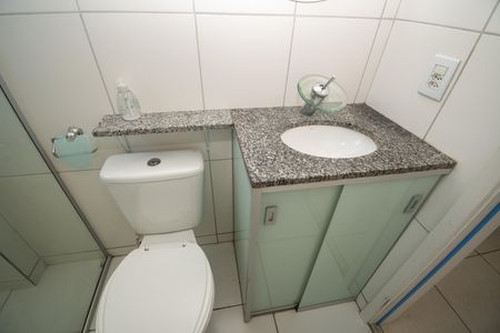 Apartamento à venda com 47m², 2 quartos e 1 vaga Apartamento à venda com 47m², 2 quartos e 1 vagaBanheiro