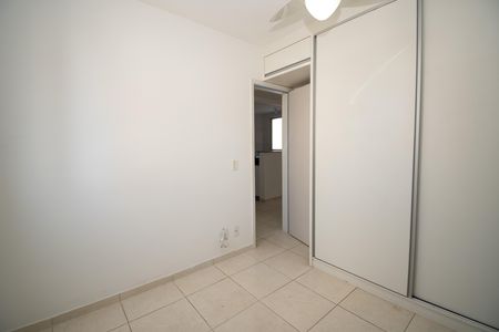 Quarto de apartamento à venda com 2 quartos, 47m² em Parque Maracana, Contagem