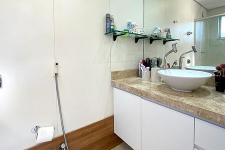 Apartamento à venda com 105m², 3 quartos e 2 vagasBanheiro da Suíte