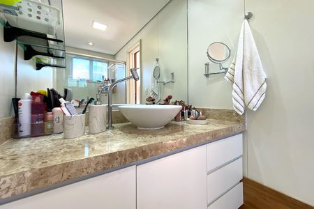 Apartamento à venda com 105m², 3 quartos e 2 vagasBanheiro da Suíte