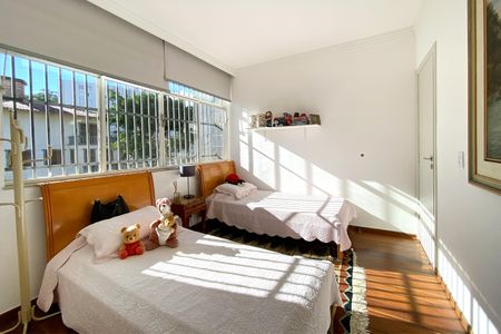 Apartamento à venda com 105m², 3 quartos e 2 vagasQuarto 2