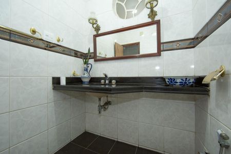 BANHEIRO de casa para alugar com 1 quarto, 25m² em Dom Cabral, Belo Horizonte