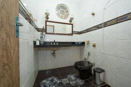 BANHEIRO de casa para alugar com 1 quarto, 25m² em Dom Cabral, Belo Horizonte