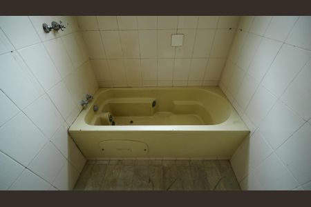 Casa para alugar com 124m², 2 quartos e 2 vagasBanheiro da Suite