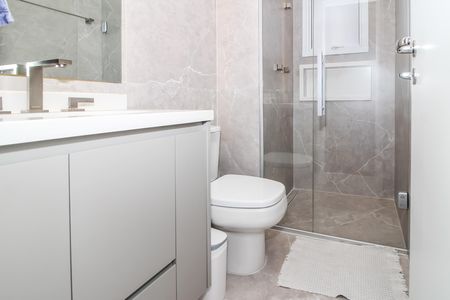 Apartamento à venda com 136m², 3 quartos e 2 vagas Apartamento à venda com 136m², 3 quartos e 2 vagasBanheiro da Suíte 2