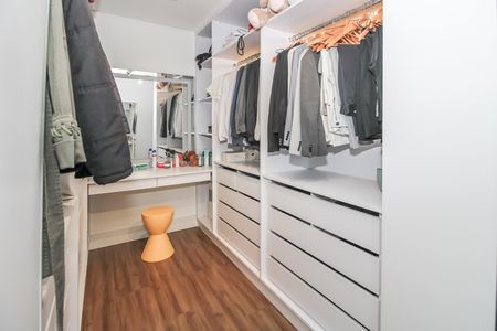 Apartamento à venda com 136m², 3 quartos e 2 vagas Apartamento à venda com 136m², 3 quartos e 2 vagasCloset da suíte 1