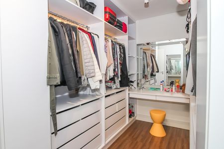 Apartamento à venda com 136m², 3 quartos e 2 vagas Apartamento à venda com 136m², 3 quartos e 2 vagasCloset da suíte 1