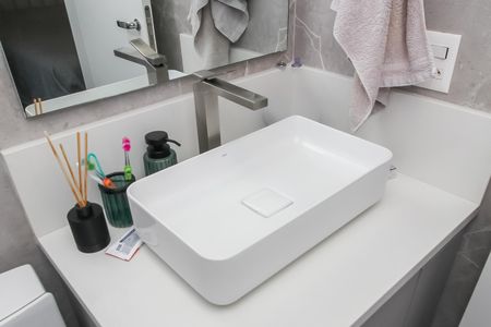 Apartamento à venda com 136m², 3 quartos e 2 vagas Apartamento à venda com 136m², 3 quartos e 2 vagasBanheiro da Suíte 1