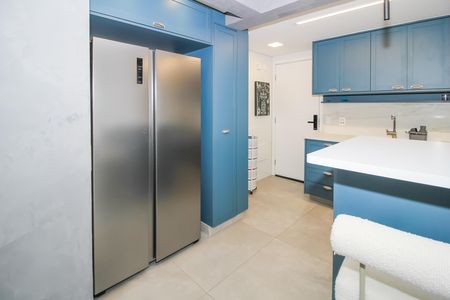 Apartamento à venda com 136m², 3 quartos e 2 vagas Apartamento à venda com 136m², 3 quartos e 2 vagasCozinha