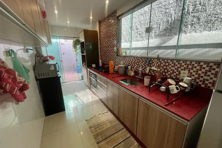 Casa à venda com 105m², 2 quartos e 2 vagas