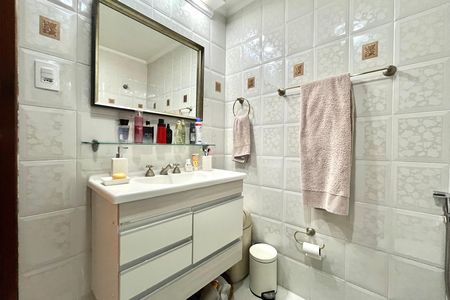 Apartamento à venda com 80m², 2 quartos e 1 vaga Apartamento à venda com 80m², 2 quartos e 1 vagaBanheiro