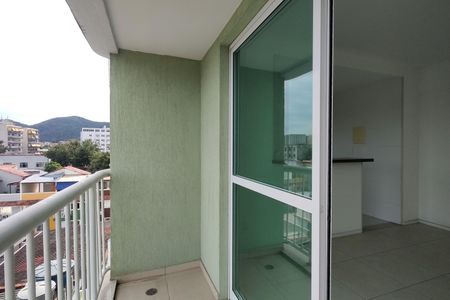 Apartamento à venda com 59m², 2 quartos e 1 vaga Apartamento à venda com 59m², 2 quartos e 1 vagaVaranda
