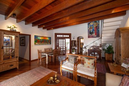 SALA de casa à venda com 5 quartos, 350m² em Belvedere, Belo Horizonte