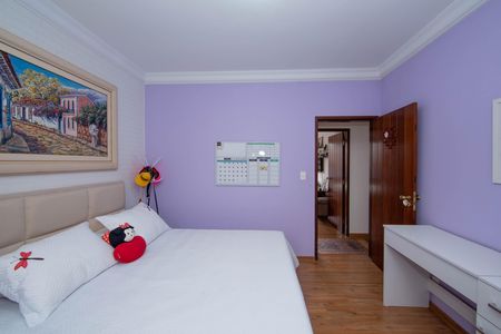Casa à venda com 350m², 5 quartos e 6 vagas Casa à venda com 350m², 5 quartos e 6 vagasQUARTO2