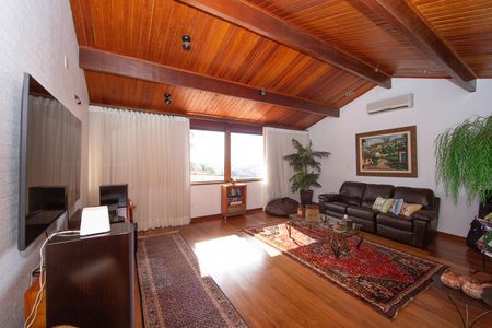 Casa à venda com 350m², 5 quartos e 6 vagas Casa à venda com 350m², 5 quartos e 6 vagasSALA