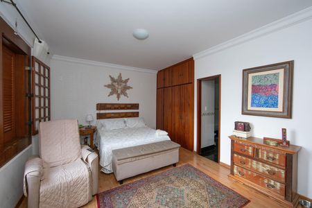 Casa à venda com 350m², 5 quartos e 6 vagas Casa à venda com 350m², 5 quartos e 6 vagasQUARTO5