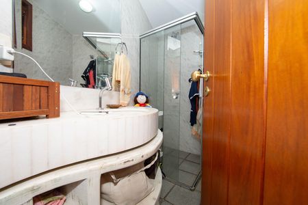 Casa à venda com 350m², 5 quartos e 6 vagas Casa à venda com 350m², 5 quartos e 6 vagasBANHEIRO5
