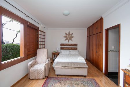 Casa à venda com 350m², 5 quartos e 6 vagas Casa à venda com 350m², 5 quartos e 6 vagasQUARTO5