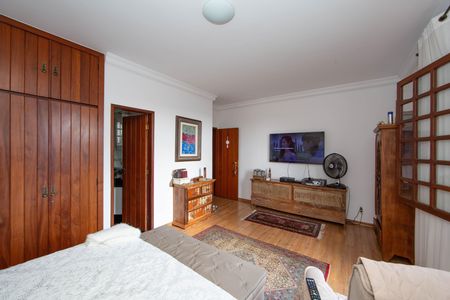 Casa à venda com 350m², 5 quartos e 6 vagas Casa à venda com 350m², 5 quartos e 6 vagasQUARTO5