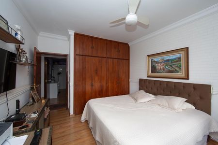 Casa à venda com 350m², 5 quartos e 6 vagas Casa à venda com 350m², 5 quartos e 6 vagasQUARTO1