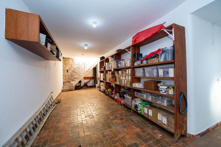 Casa à venda com 350m², 5 quartos e 6 vagas Casa à venda com 350m², 5 quartos e 6 vagasGARAGEM